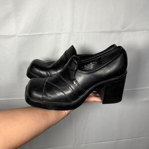 Vintage Personal Identity Platform Loafers